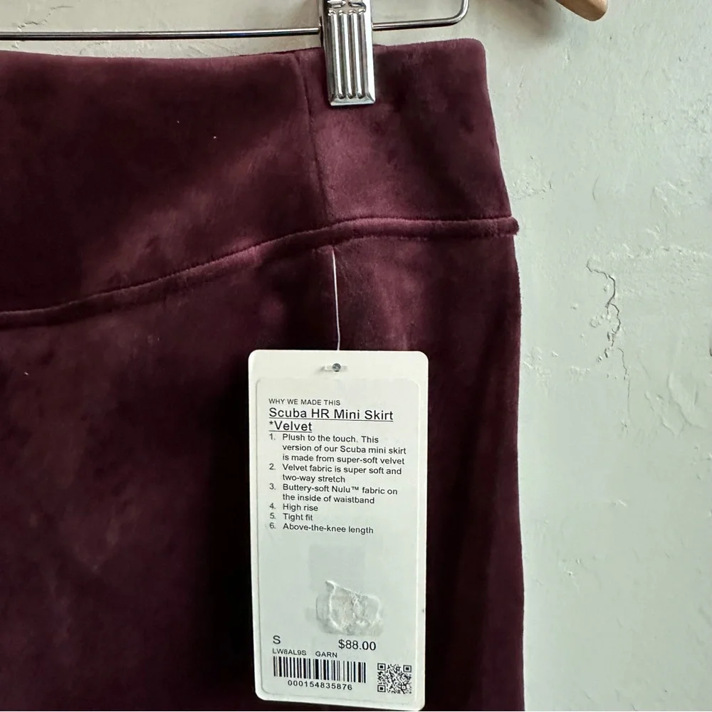 NWT Lululemon Scuba HighRise Mini Skirt Velvet in Garnet Sz S - Picture 7 of 15